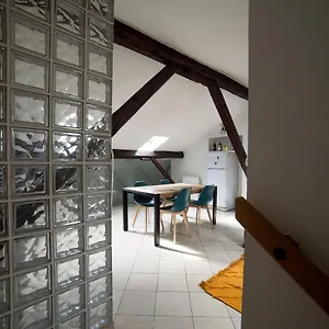 https://hbhall-navigli-30.italymilanhotels.net